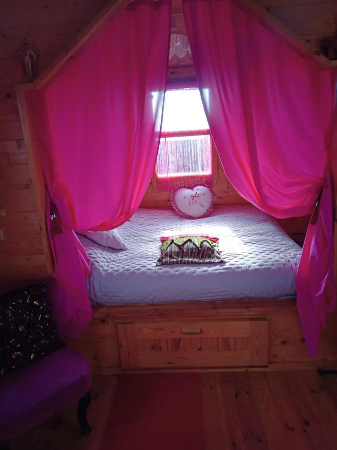 Bed and Breakfast Roulotte La Passe Pierre à Pendé Extérieur photo